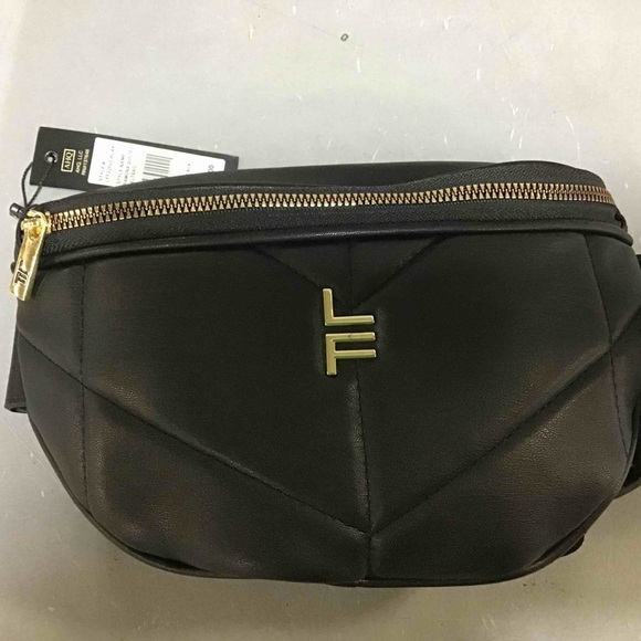 London Fog Black Quilted Belt Bag - Picture 2 of 3